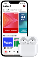 iPhone dix-sept-e, face avant, &eacute;cran d&rsquo;accueil avec l&rsquo;app Musique ouverte, &agrave; c&ocirc;t&eacute; d&rsquo;AirPods Pro 3 dans un &eacute;tui de recharge MagSafe ouvert
